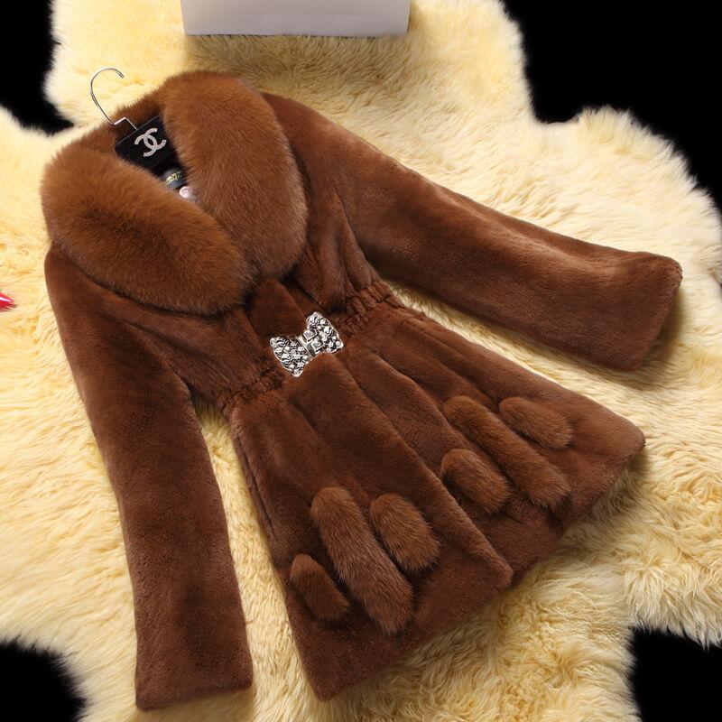 LM | Uncomplicated and trendy coat