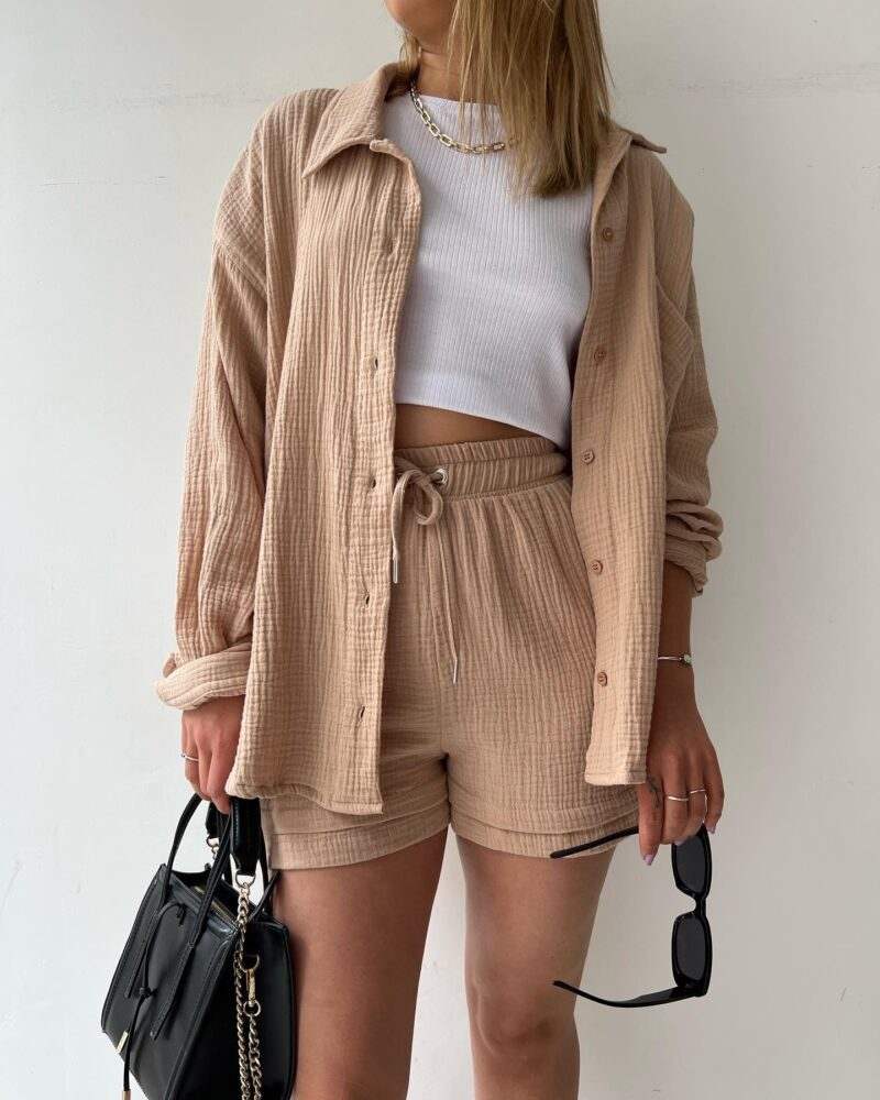 LD | Modieuze outfit voor vrouwen met shirt en korte broek