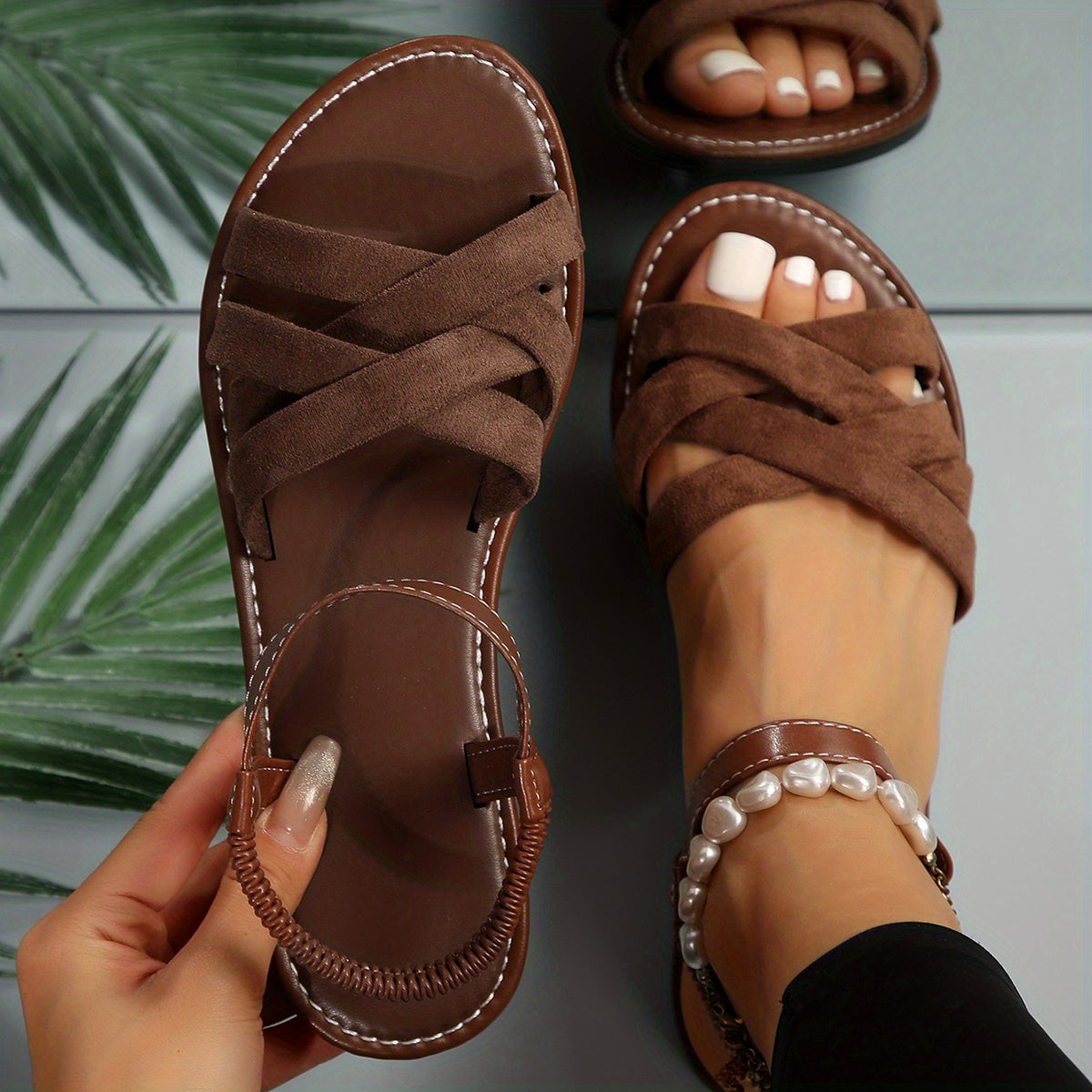 TS | Fashionable and effortless sandals