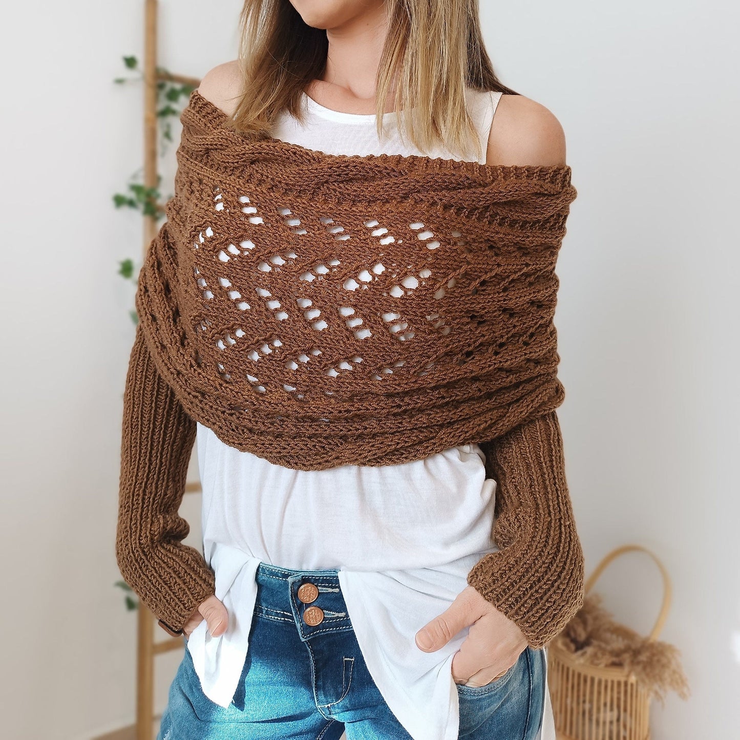TS | Elegant knitted wrap sweater with openwork detail