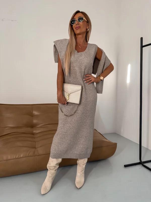 LM | Classic and elegant winter blouse