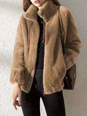 LM | Uncomplicated and chic winter coat