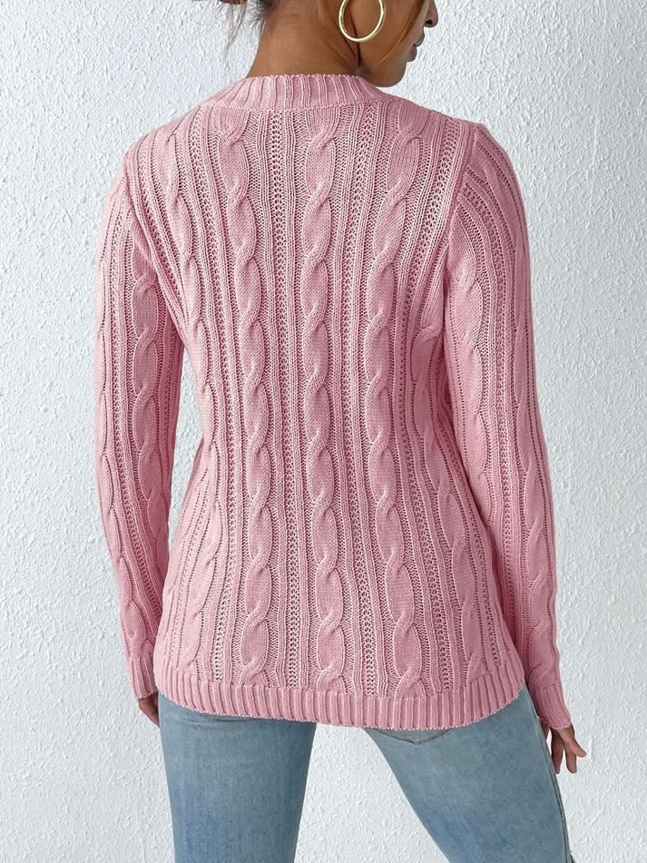 TS | Simple and stylish winter sweater