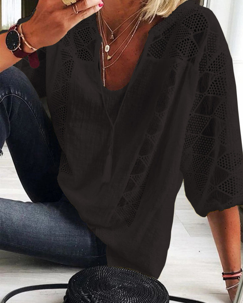 LM | Stylish top with U-neck and lace