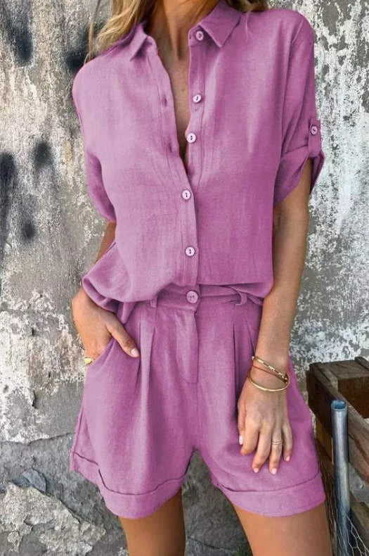 LD | Lichte zomerset met shirt met korte mouwen en bijpassende korte broek met knopen