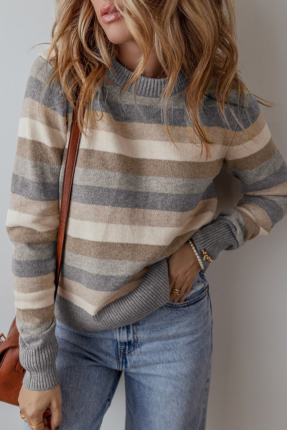 TS | Classic and fashionable winter sweater