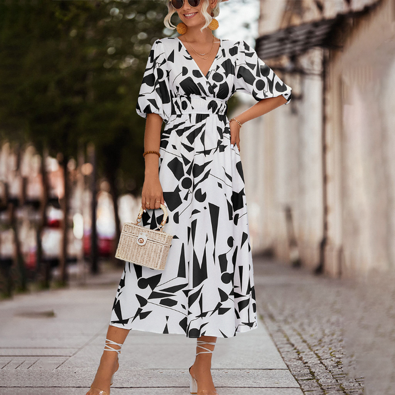 LM | Casual midi dress with V-neckline