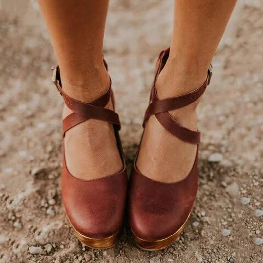 TS | Clunky wedge shoes