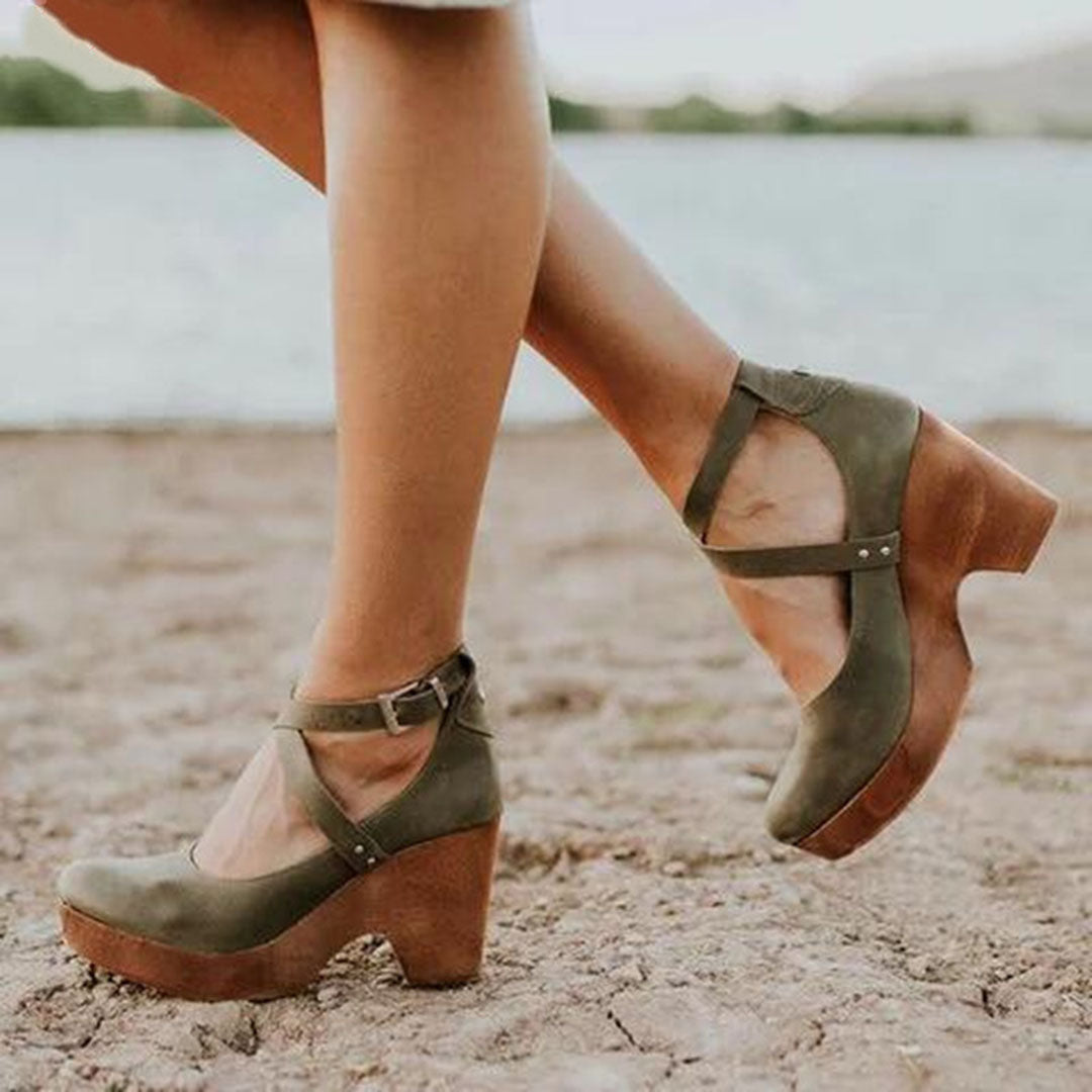TS | Clunky wedge shoes