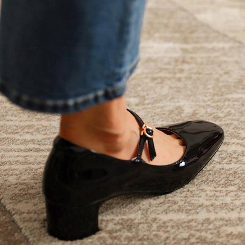 TS | Shoes with shiny block heel