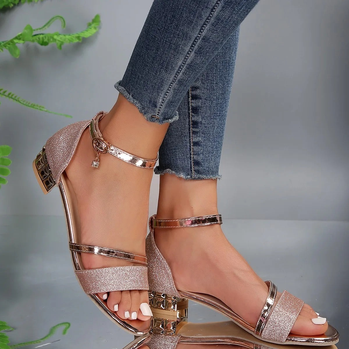 LD | Lage Hak Glitter Sandalen