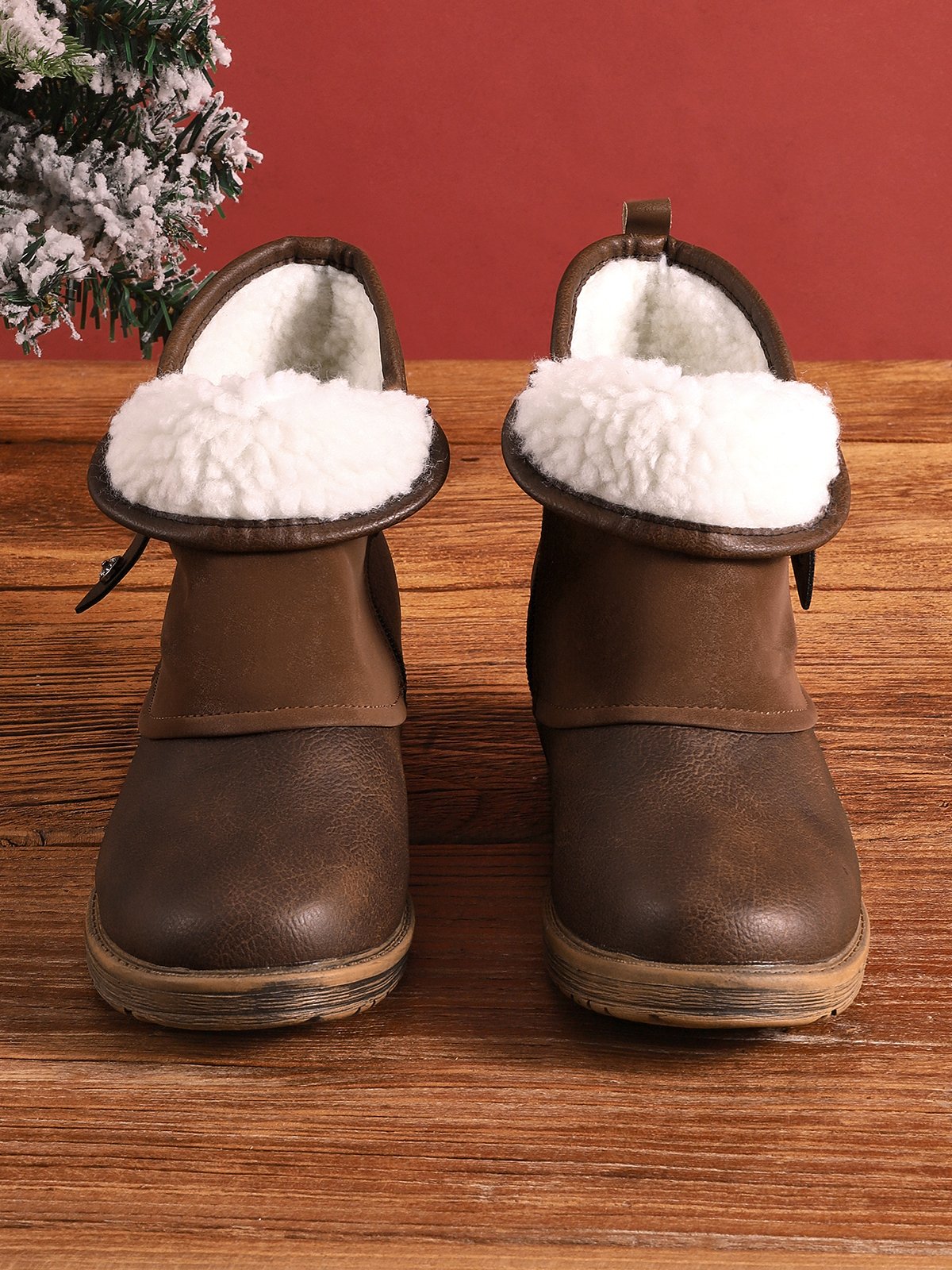 TS | Vintage-inspired ankle boots