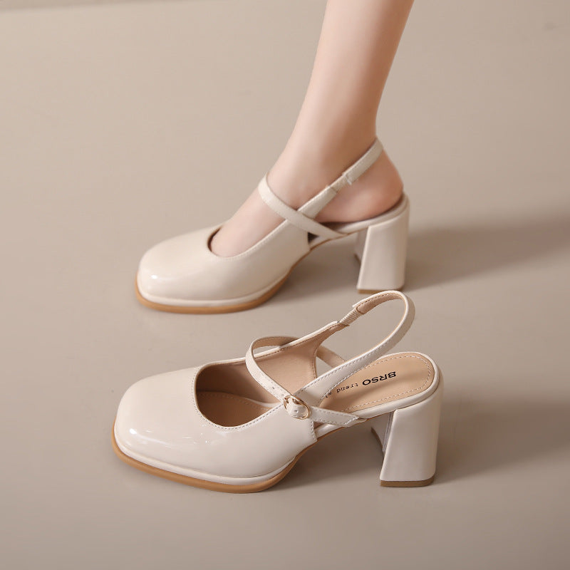 TS | Shoes with chunky heel and adjustable strap