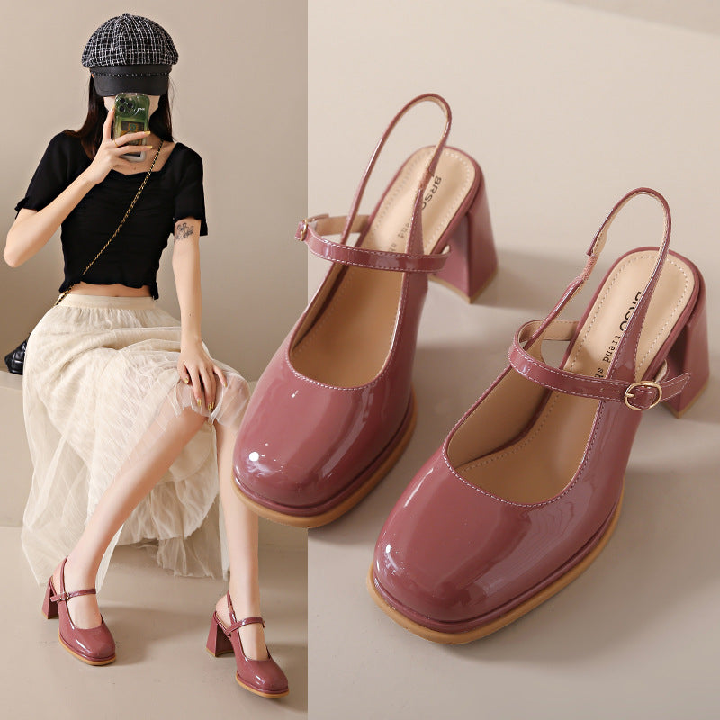 TS | Shoes with chunky heel and adjustable strap