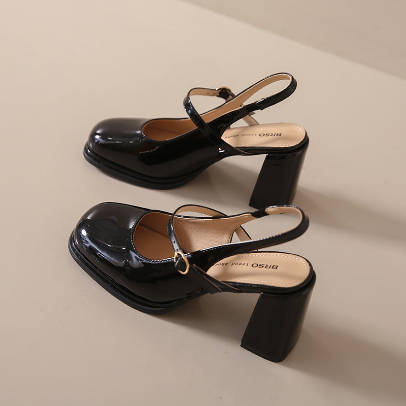 TS | Shoes with chunky heel and adjustable strap