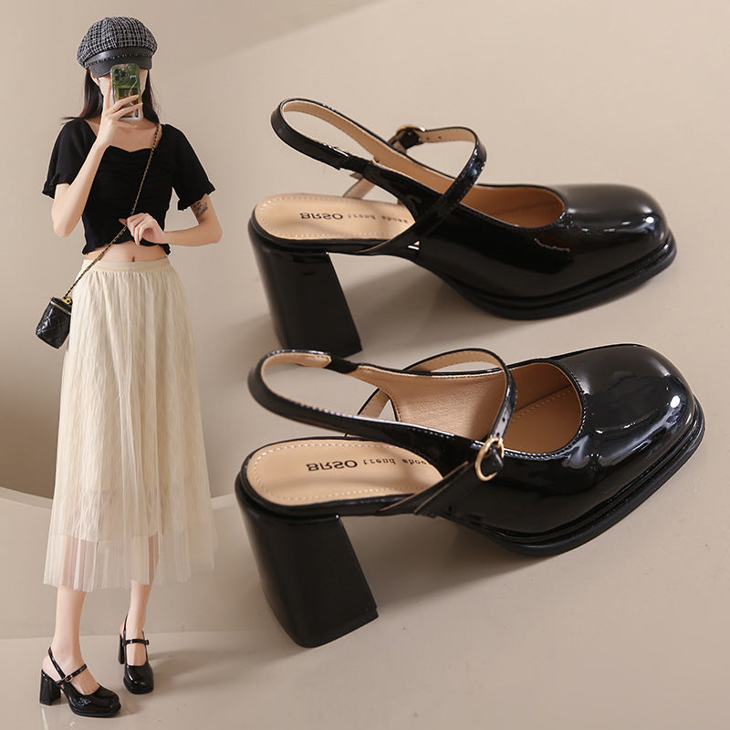TS | Shoes with chunky heel and adjustable strap