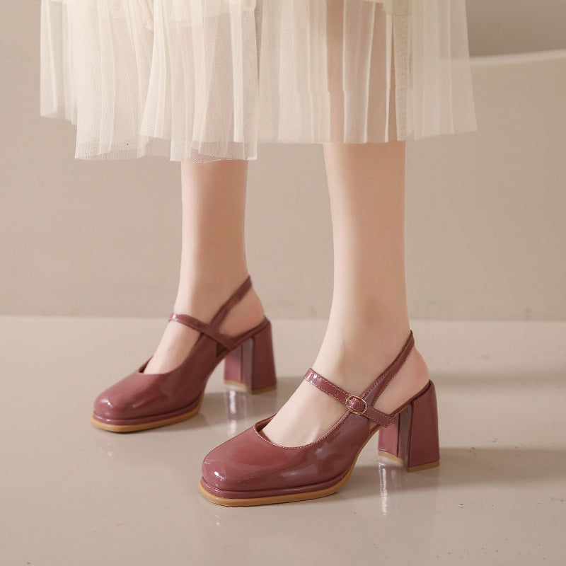 TS | Shoes with chunky heel and adjustable strap