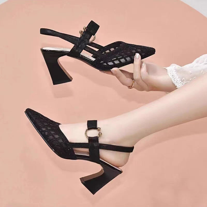 Sandalen met strass-steentjes met spitse teen en enkelbandje