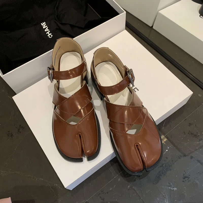 TS | Leather flats with split toe