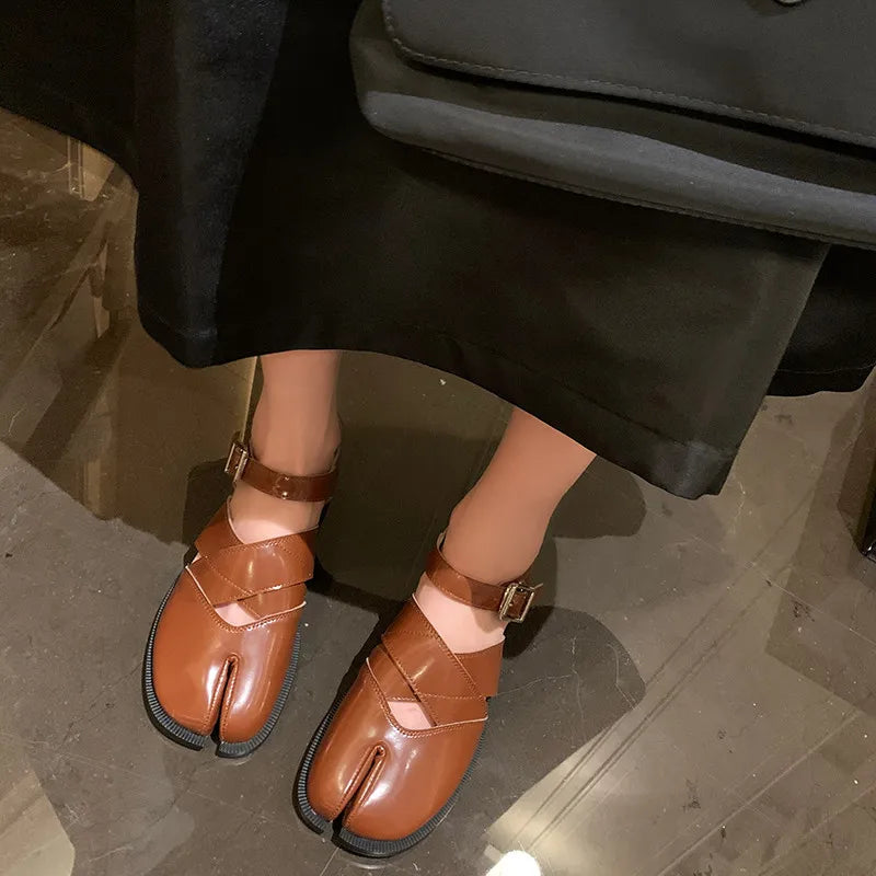 LD | Leren sandalen met gespleten teen