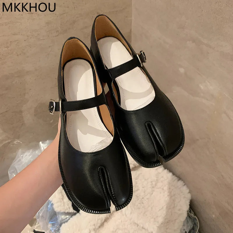 TS | Leather flats with split toe