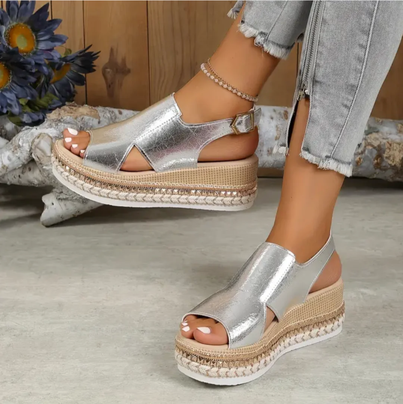 TS | Modern and fashionable general sandals