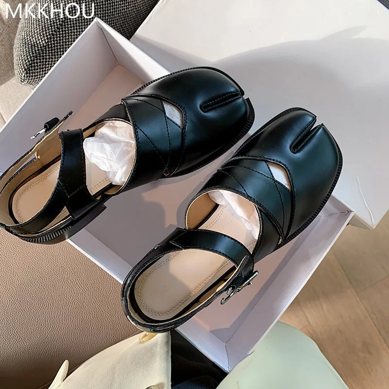 TS | Leather flats with split toe