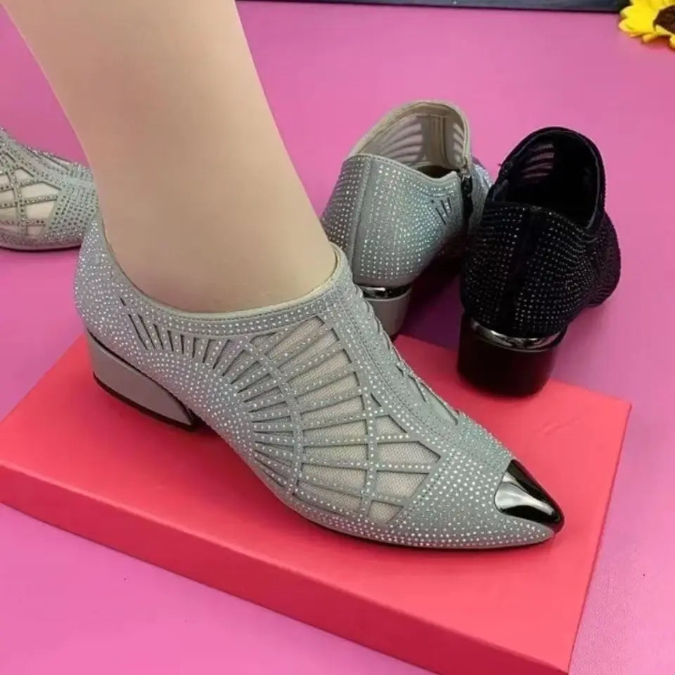Strakke en ondersteunende orthopedische Sandalen