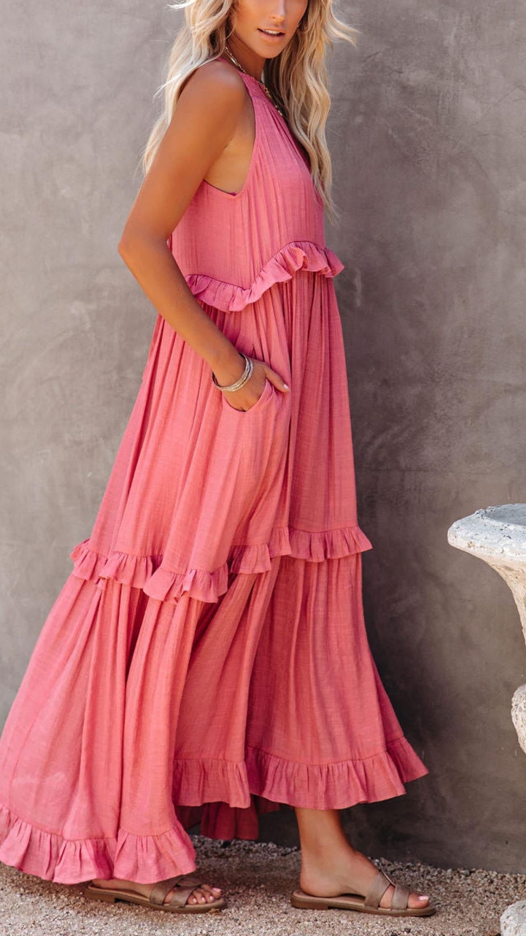 TS | Simple maxi dress with halterneck and ruffles