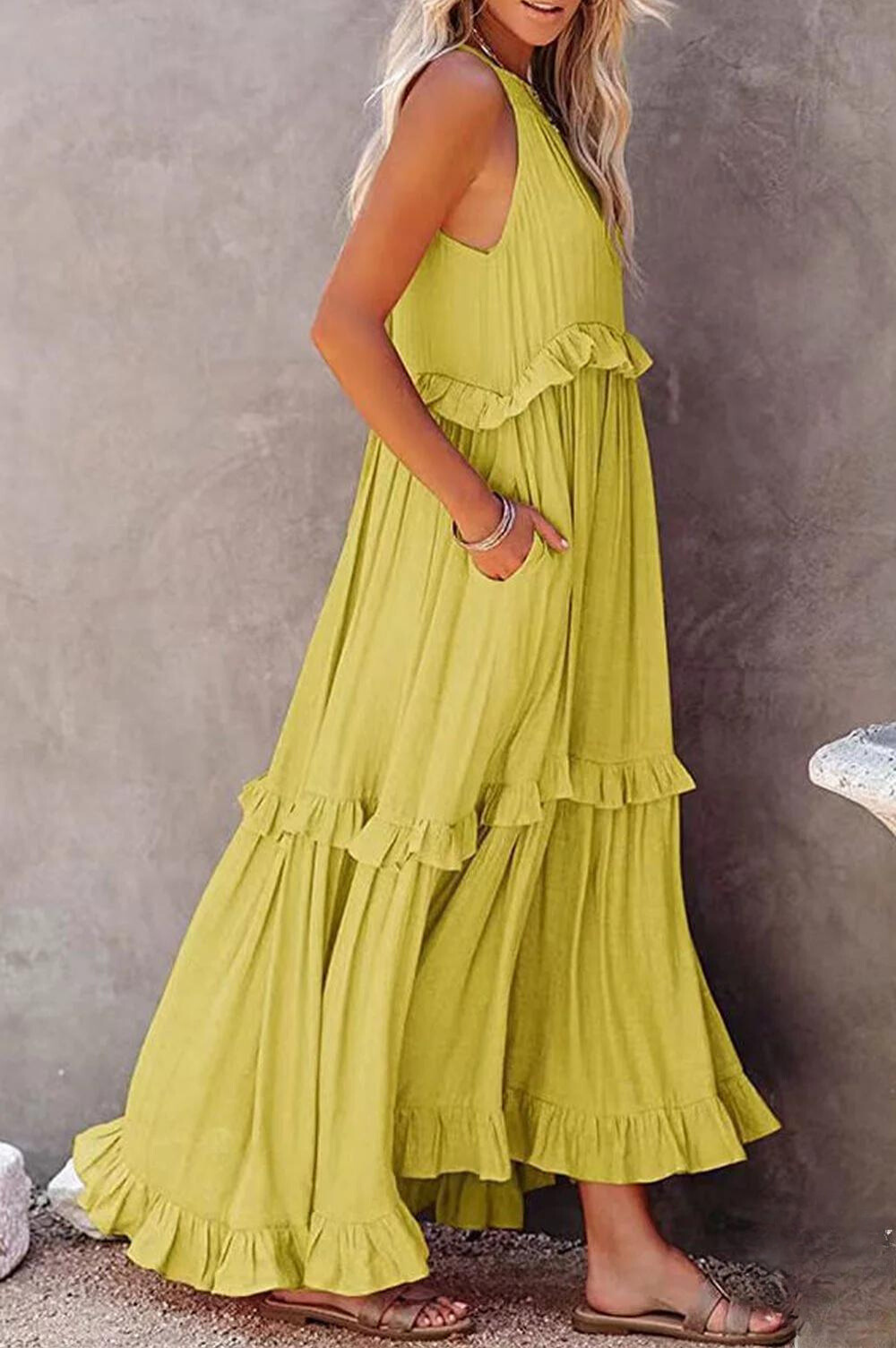 TS | Long Vittoria dress with halterneck and flounces
