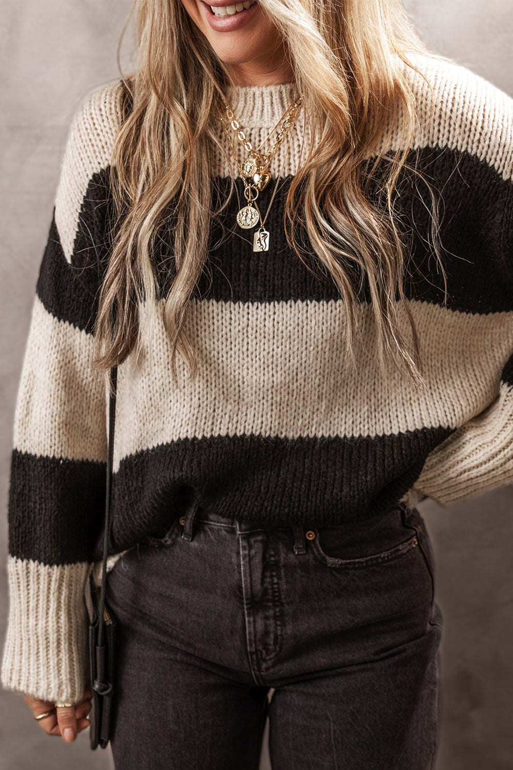 TS | Modern and fashionable winter sweater