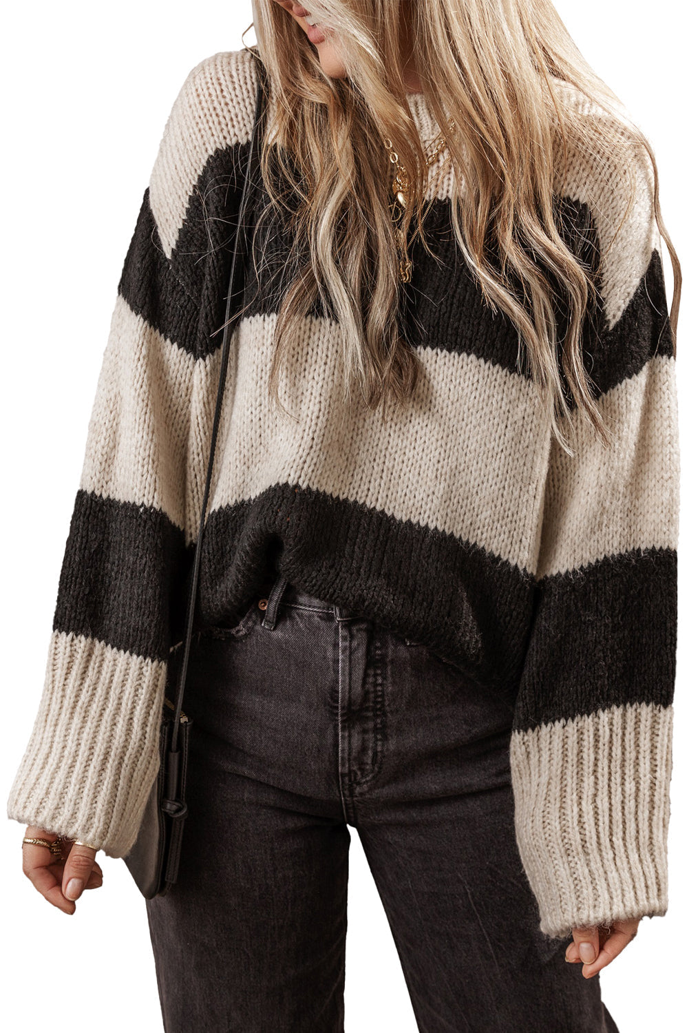 TS | Modern and fashionable winter sweater