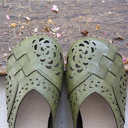 TS | Breathable leather flats in vintage style