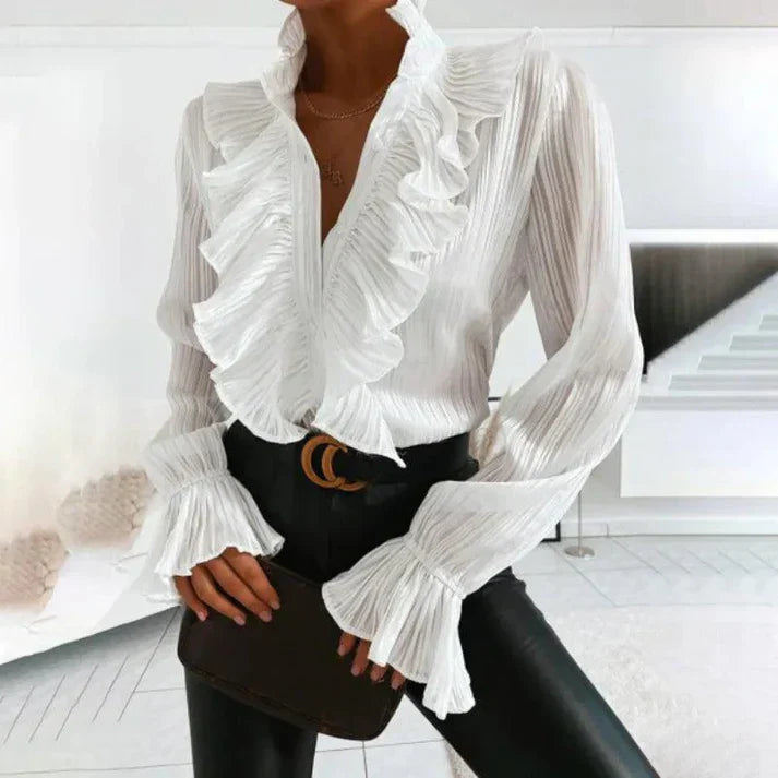 TS | Modern and versatile winter blouse