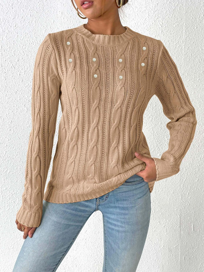 TS | Simple and stylish winter sweater