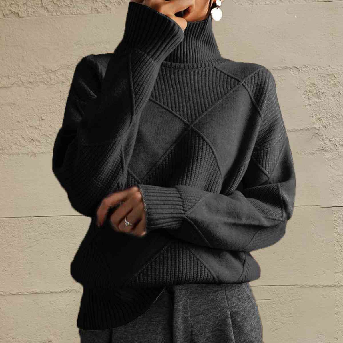 TS | Chic turtle-neck sweater in geometric knit