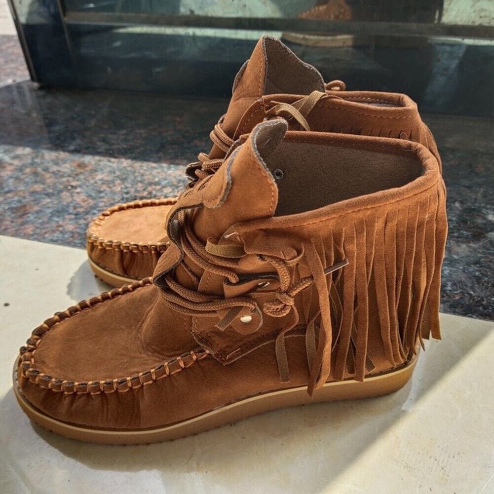 LM | Lace-up ankle boots with round toe