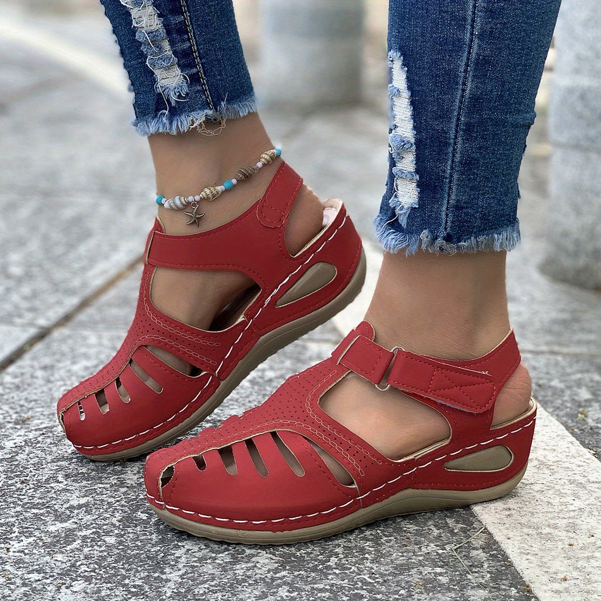 TS | Classic and elegant sandals
