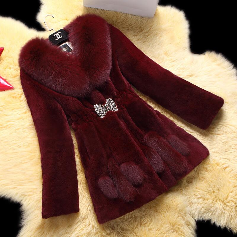 LM | Uncomplicated and trendy coat
