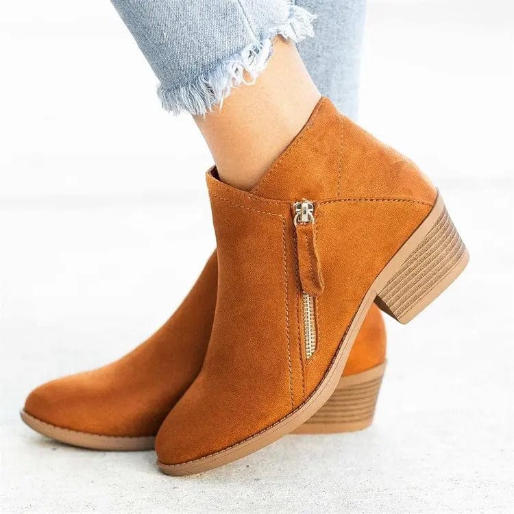 LM | Ankle boots with side zipper and heel