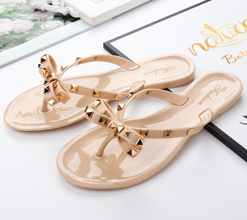 TS | Classic and stylish general sandals