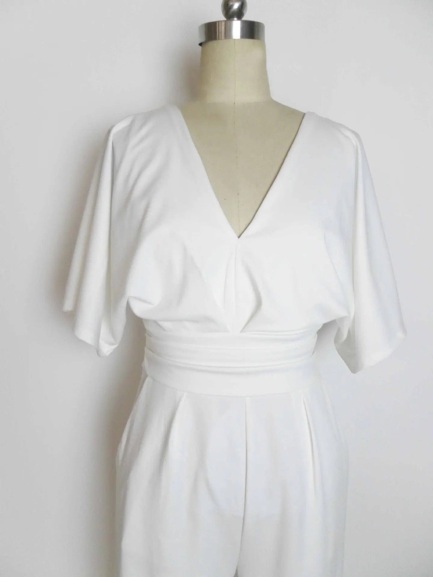 LM | Elegant V-neck jumpsuit