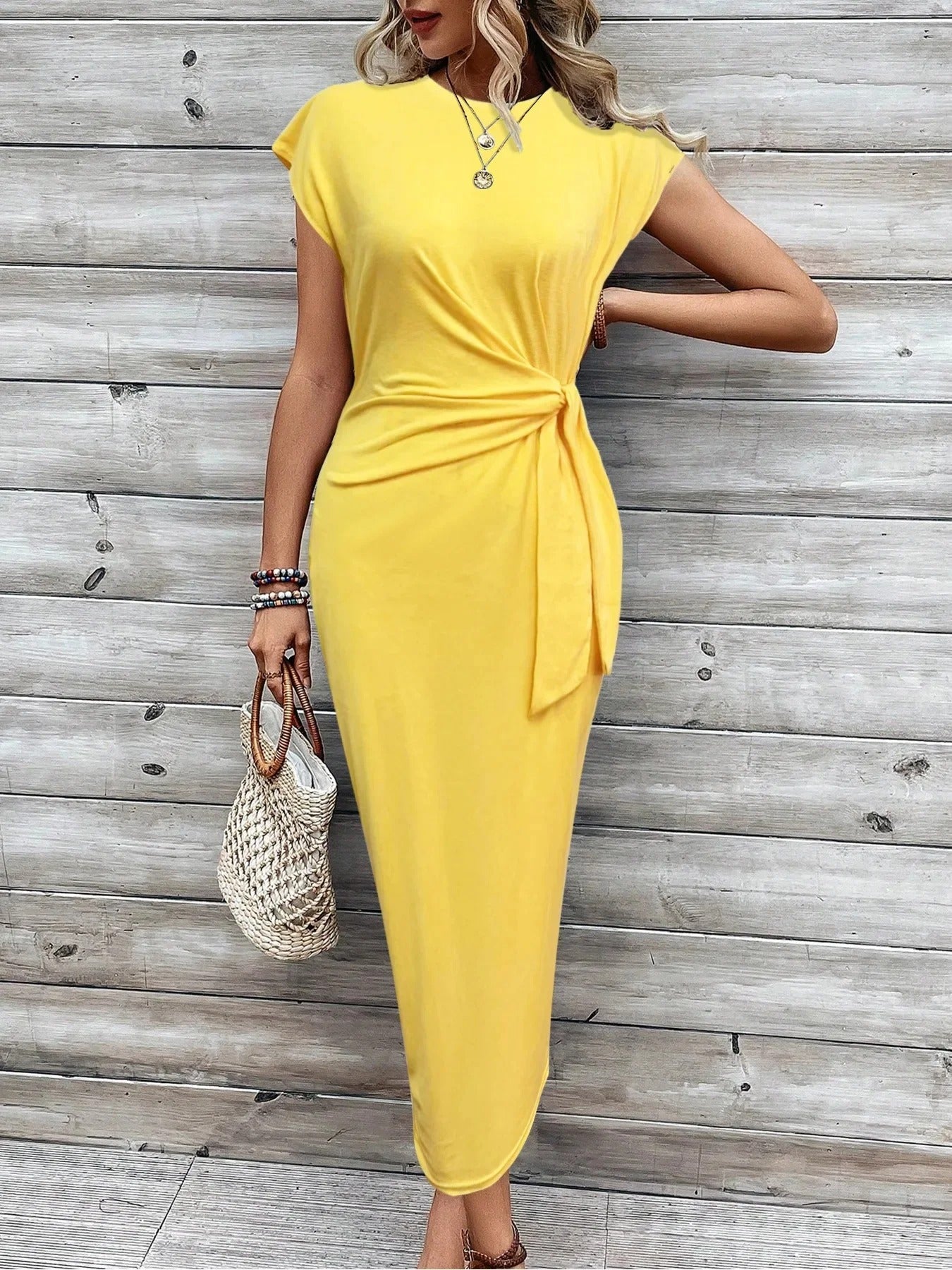 LM | Casual maxi dress with round neckline to tie at the front