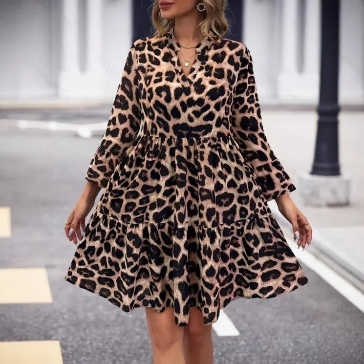 LM | Long-sleeved mini dress with V-neck and leopard print