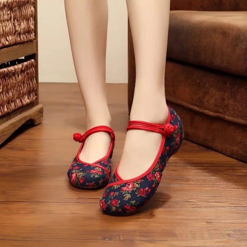 LM | Ballet shoes with embroidery