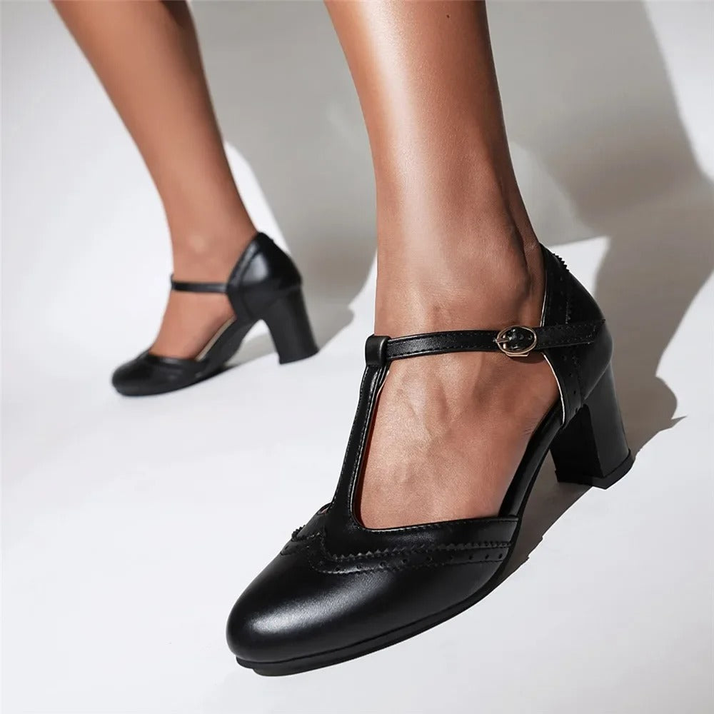LM | Vintage T-strap heels