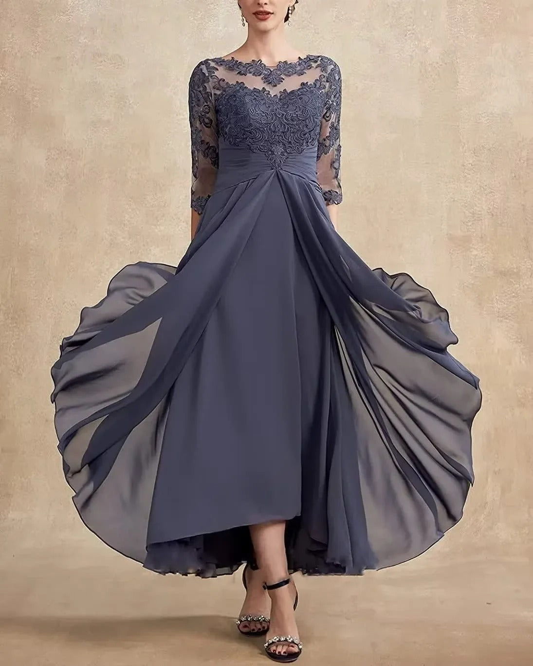 LD | Chiffon maxi jurk met transparante mouwen in midi lengte
