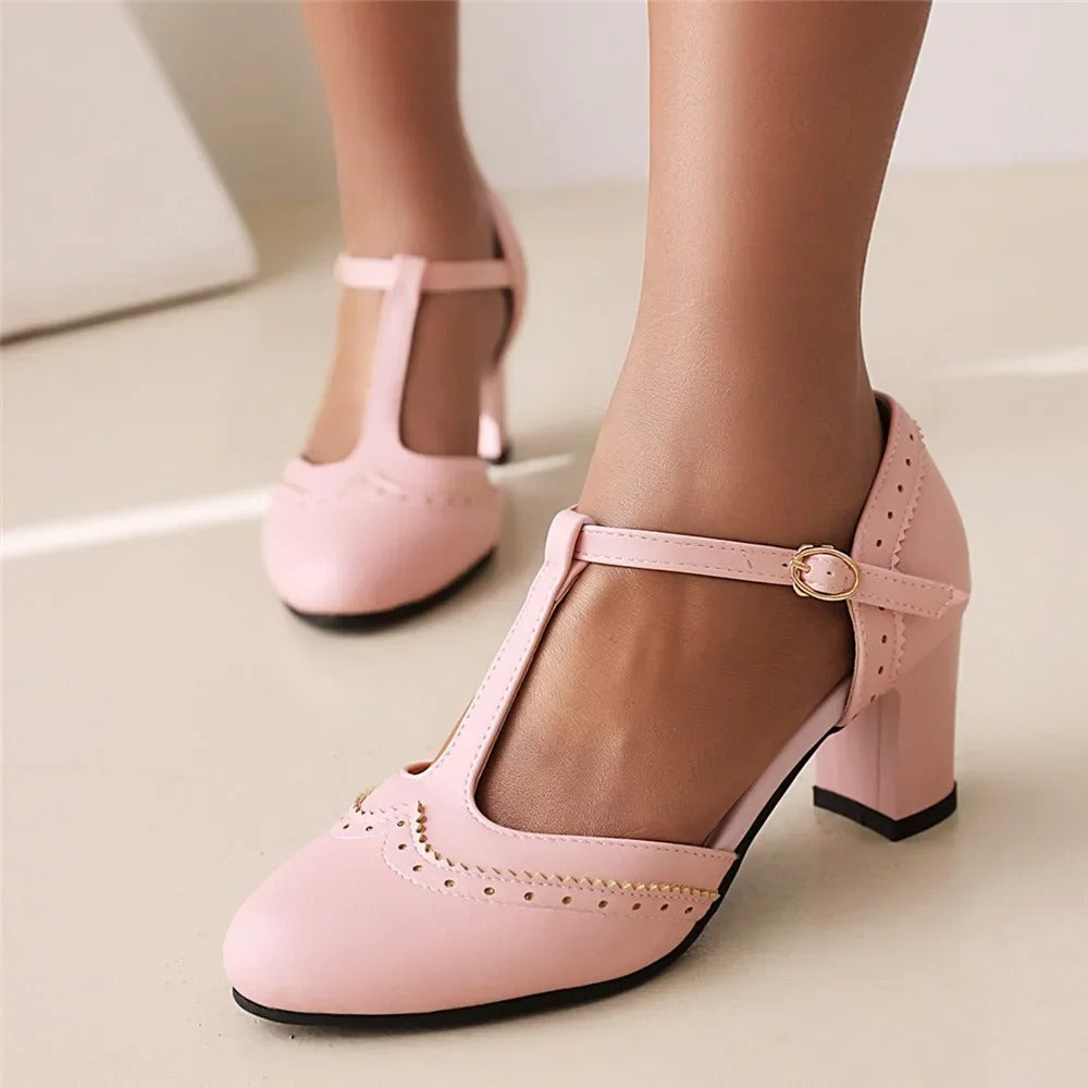 LM | Vintage T-strap heels