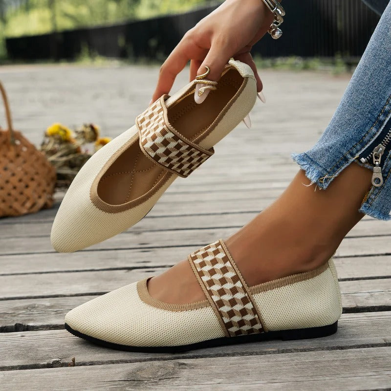 TS | Elegant tapered flats with checkered strap