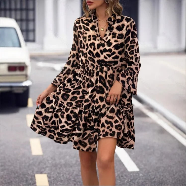 LM | Long-sleeved mini dress with V-neck and leopard print